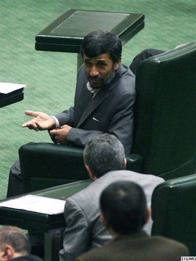 اعتراض برخی نمایندگان به سخنان احمدی نژاد در نشست بررسی کابینه