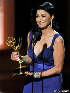 در جوایز سالانه امی که مختص برنامه های تلویزیونی در آمریکاست، شهره آغداشلو هنرپیشه ایرانی به خاطر نقش مکمل در سریال کوتاه "خانه صدام" برنده جایزه شده است.