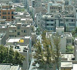 متوسط قیمت خرید و فروش هر متر مربع زیربنای واحد مسکونی معامله شده از طریق بنگاه های معاملات ملکی در شهر تهران 15033 هزار ریال بوده است که نسبت به فصل بهار (زمستان87) 5،8 درصد و نسبت به فصل مشابه در سال قبل (بهار 87) 25،6 درصد کاهش داشته است.