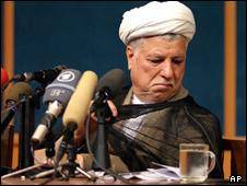 دفتر رفسنجانی از 'جعل خبر در روزنامه های زنجیره ای' انتقاد کرد