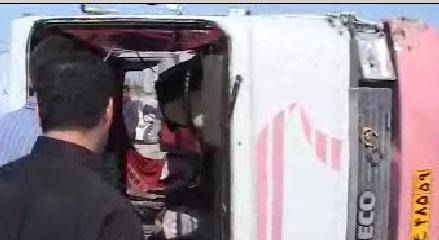 برخورد یک دستگاه اتوبوس با کامیون در محور طبس- مشهد در استان یزد 10 کشته و 15 مجروح بر جای گذاشت.