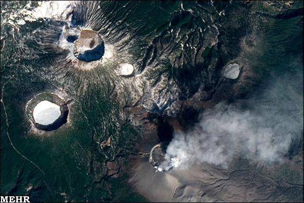 تصاویر ماهواره ای از فوران آتشفشان ژاپن