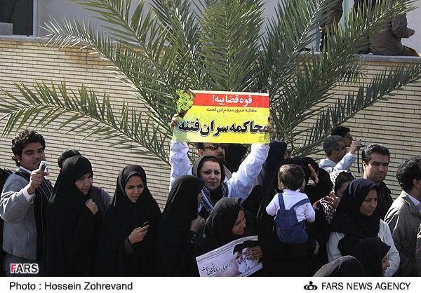 دو حاشیه سیاسی از سفر احمدی نژاد به بوشهر/ عکس