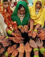 عروسی دسته‌جمعی 150 زوج مسلمان در هند / عکس