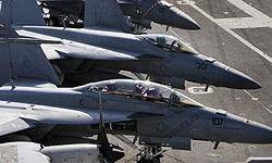 پرواز جنگنده‌هاي قذافي بر فراز بنغازي