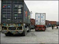 هشدار افغانستان به پاکستان به دلیل توقیف کالاهای تجاری