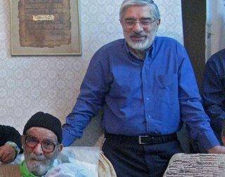 حاج میر اسماعیل موسوی پدر بزرگمان، پدر میر حسین موسوی در آرزوی دیدار فرزند، دیده از جهان فرو بست