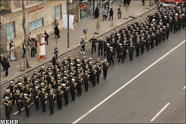 گزارش تصویری/ رژه یگانهای نمونه ارتش جمهوری اسلامی در گیلان