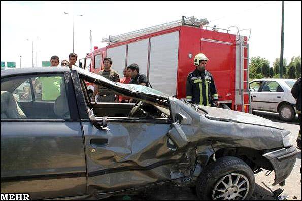 واژگونی خودروی سمند در بزرگراه شهید کاظمی تهران