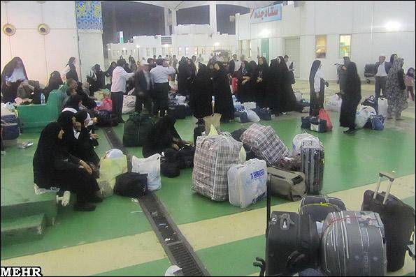 گزارش تصویری/ سرگردانی و تاخیر 24 ساعته زائران ایرانی در فرودگاه جده عربستان
