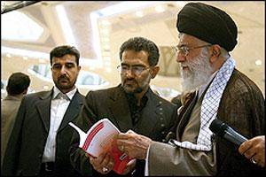 رهبر معظم انقلاب اسلامی از نمایشگاه بین المللی کتاب بازدید کردند