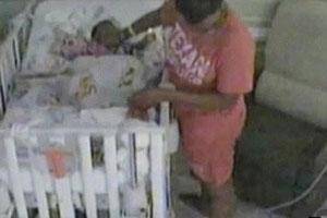 مادری که سعی کرد نوزاد ۴ ماهه خود را خفه کند +تصاویر