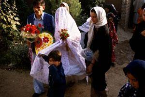 گزارش یونیسف از زندگی غمبار عروسان خردسال افغان +تصاویر
