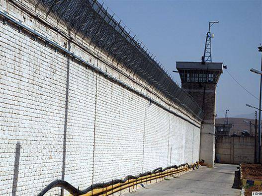 وضعیت وخیم تعدادی از زندانیان سیاسی زندان رجایی‌شهر به دنبال ادامه اعتصاب غذا