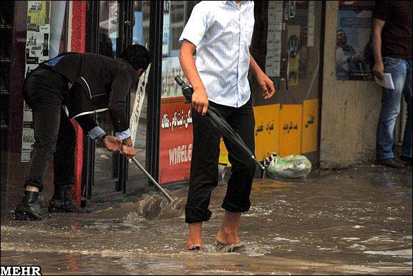 گزارش تصویری/ آب گرفتگی معابر در ارومیه