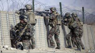 فرانسه سربازان خود را در افغانستان کاهش می دهد