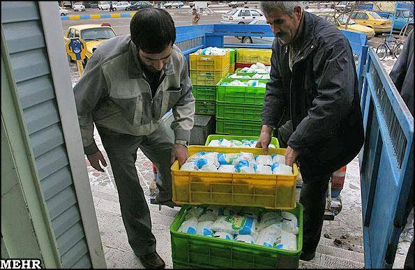 شیرهای کیسه‌ای بدون خریدار/ خطر کاهش مصرف لبنیات میان خانوار ایرانی