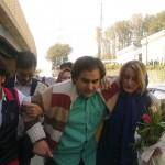 پیمان عارف، فعال دانشجویی پس از اجرای حکم ۷۴ ضربه شلاق خود از بند ۳۵۰ زندان اوین آزاد شد.  یکشنبه , ۱۷ مهر , ۱۳۹۰  / ۰۹ اکتبر ۲۰۱۱