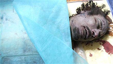 شورای ملی انتقالی: جنازه معمر قذافی در محلی سری دفن می شود