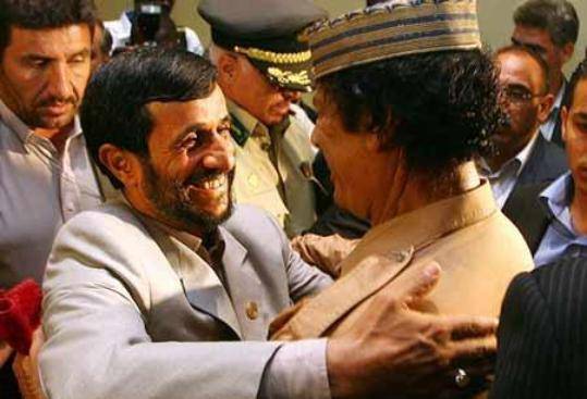 احمدی​نژاد: ۲۵ ساله رئیس​جمهورایران باقذافی دیدارنداشته! / مردم دوثانیه مخالفانم را برمی دارند