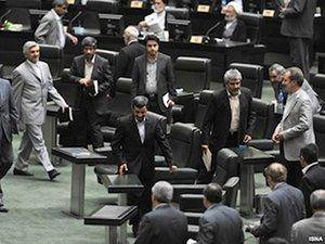 ۳۶ زندانی سیاسی: مجلس ما شبیه مجلس حسنی مبارک است