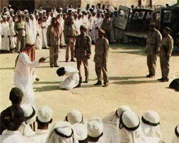 زن دعانویس عربستانی با شمشیر گردن زده شد(+عکس)  (۳ نظر)