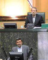 طرح سؤال از احمدی‌نژاد به کمیسیون‌های تخصصی مجلس ارجاع شد