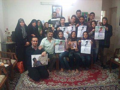 دیدار خانواده زندانیان سیاسی و فعالین دانشجویی با خانواده ضیا نبوی دانشجوی زندانی