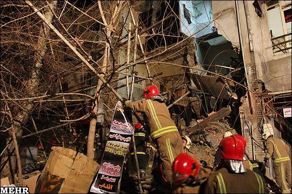 گزارش تصویری/ریزش ساختمان 4 طبقه در چهار راه ولیعصر(عج)