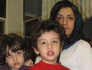 ۶ سال حبس برای نرگس محمدی فعال حقوق بشر