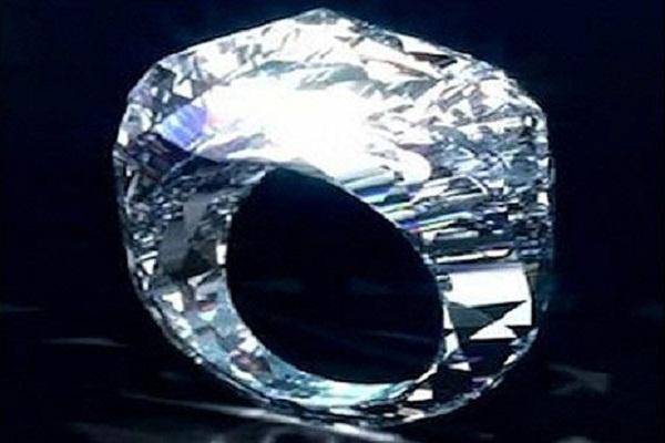 ساخت اولین انگشتر تمام الماس جهان+ عکس