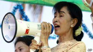 'پیروزی آنگ سان سوچی در انتخابات برمه'