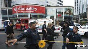 دست کم یک کشته در تیراندازی در مرکز خرید تورنتو