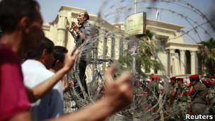 دادگاه قانون اساسی مصر رای به انحلال مجلس سفلی داد