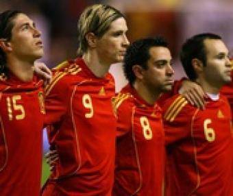 جام ملت‌های اروپا- ۲۰۱۲ حمله خروس‌های آبی به ماتادورها| شانس قهرمان برای صعود بیشتر است
