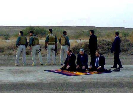 عکس/ نماز مالکی در بیابان های عراق