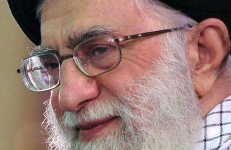 تصاویر حذف شده از خامنه‌ای در دیدار با شرکت کنندگان در اجلاس «زنان و بیداری اسلامی»