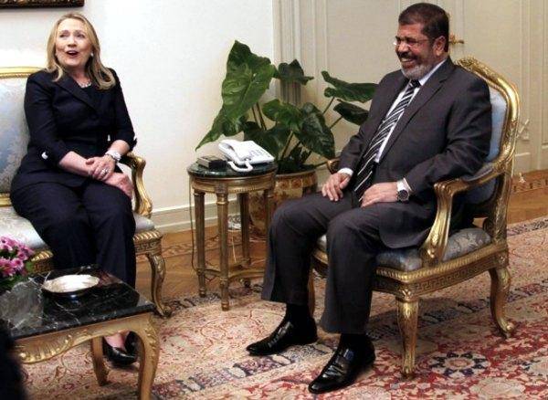 دیدار هیلاری کلینتون با محمد مرسی در قاهره (تصویر)