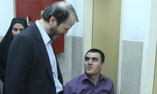 بازدید رئیس دانشگاه آزاد اسلامی از آزمون پزشکی در واحد مشهد