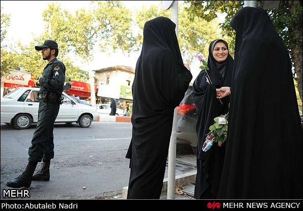 گزارش تصویری/ اجرای طرح تجلیل از بانوان با حجاب