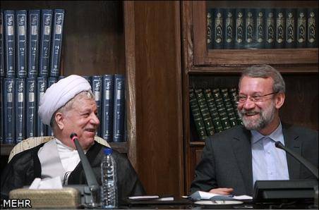 لبخند هاشمی و علی لاریجانی در مجمع (عکس)