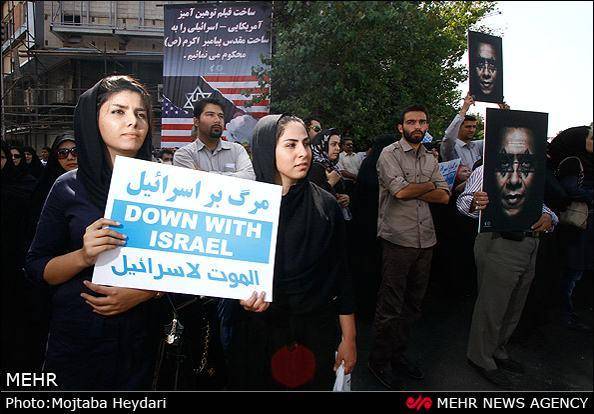 راهپیمایی نمازگزاران ایران در اعتراض به توهین به پیامبر (گزارش تصویری)