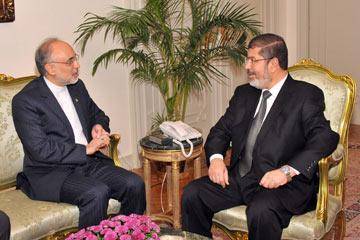 دیدار صالحی با مرسی در قاهره : پیام های دو گانه رییس جمهوری مصر به ایران