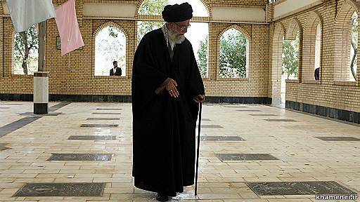 رهبر ایران از مسئولان کشور خواست که آرامش را تا انتخابات حفظ کنند
