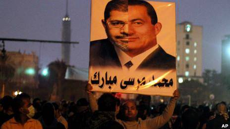 معترضان مصری دفاتر اخوان المسلمین را در چند شهر به آتش کشیدند