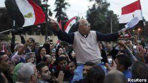 درگیری پلیس با معترضان در برابر کاخ ریاست جمهوری مصر 