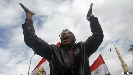 دومین دور همه‌پرسی پیش‌نویس قانون اساسی مصر در حال برگزاری است