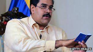 هوگو چاوز 'می‌تواند بدون ادای سوگند رئیس‌جمهور ونزوئلا باشد'