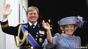 ملکه هلند از سلطنت کناره‌گیری می‌کند