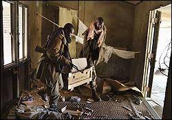 جستجوی خانه به خانه در گائو و تیمبوکتو/کمک 455 میلیون دلاری برای ادامه جنگ